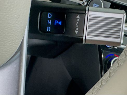 Used 2025 Hyundai Santa Fe SEL image 24