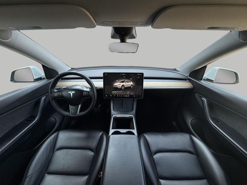 Used 2022 Tesla Model Y Long Range AWD/4WD image 6