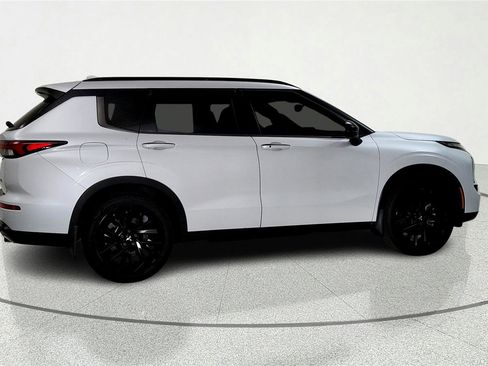 Used 2024 Mitsubishi Outlander SEL Black Edition AWD/4WD image 7