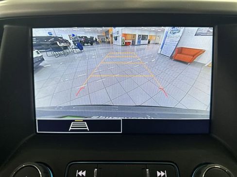 Certified 2023 GMC Acadia SLE w/ Driver Convenience Package image 16