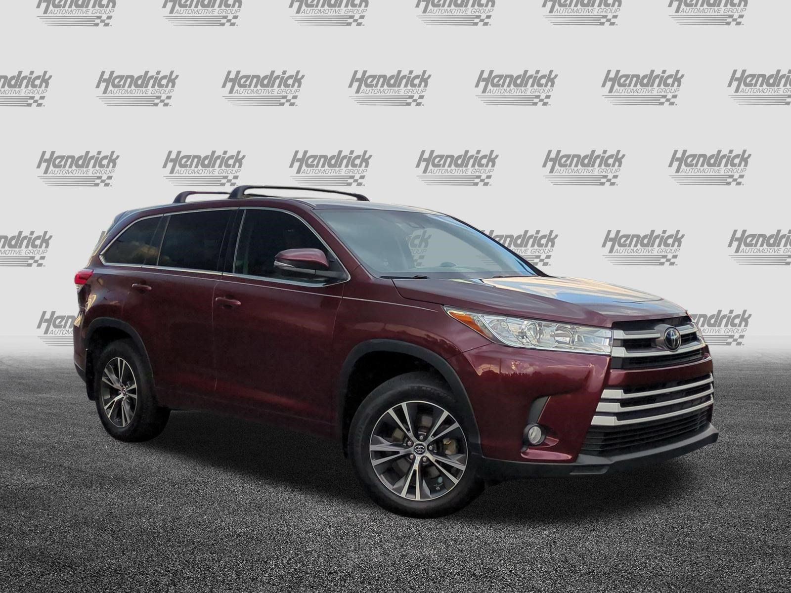 Used 2017 Toyota Highlander Plus AWD/4WD image 2