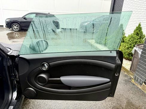 Used 2011 MINI Cooper Convertible image 17