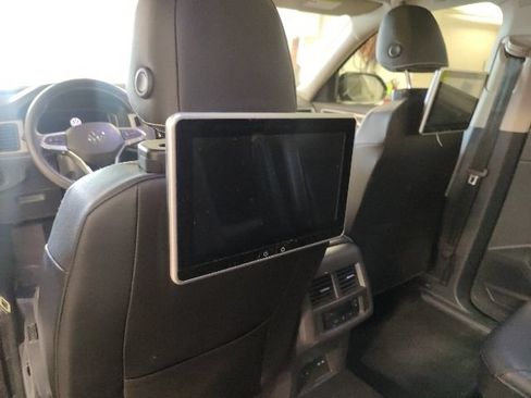 Used 2023 Volkswagen Atlas SEL AWD/4WD image 18