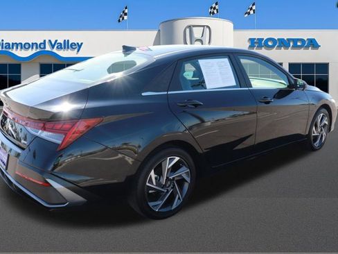 Used 2025 Hyundai Elantra Limited image 7