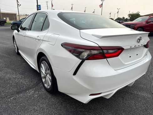 Used 2024 Toyota Camry SE FWD image 5
