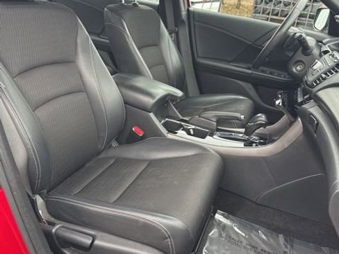 Used 2016 Honda Accord Sport image 32