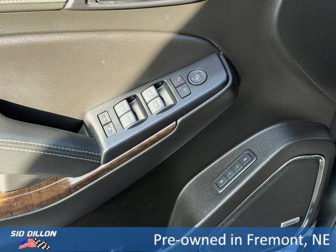 Used 2019 Chevrolet Suburban LT w/ RST Edition image 15