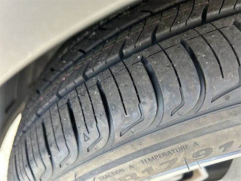 Certified 2023 Hyundai Venue SEL image 31