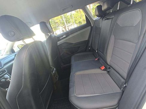 Used 2023 Volkswagen Taos SE image 8