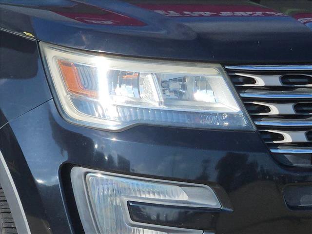 Used 2016 Ford Explorer XLT w/ Equipment Group 202A FWD image 4