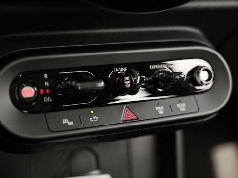 New 2026 MINI Cooper 4-Door Hardtop FWD image 40