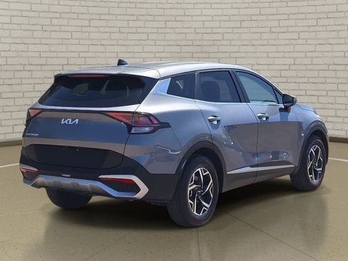 Used 2025 Kia Sportage LX FWD image 5