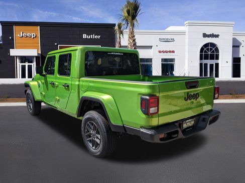 New 2025 Jeep Gladiator Sport image 4