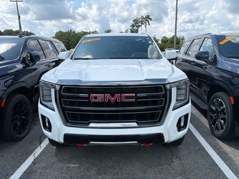 Used 2023 GMC Yukon AT4 w/ Technology Package AWD/4WD image 2