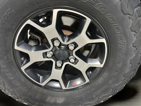 Used 2018 Jeep Wrangler Unlimited Rubicon w/ Steel Bumper Group AWD/4WD image 31