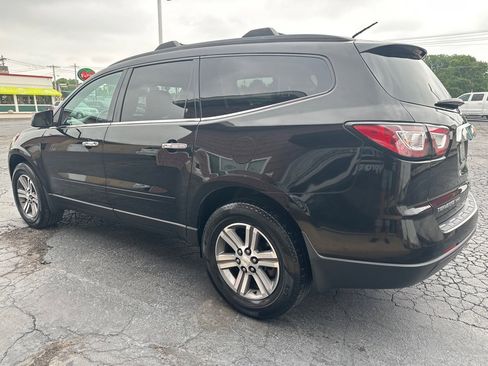 Used 2017 Chevrolet Traverse LT AWD/4WD image 3