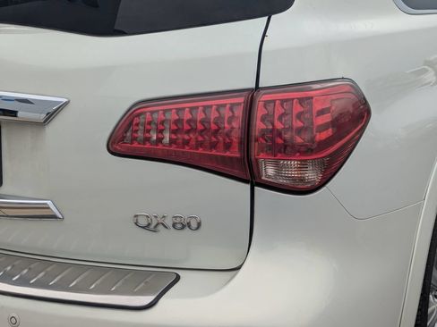 Used 2014 INFINITI QX80 4WD w/ Deluxe Touring Package image 5