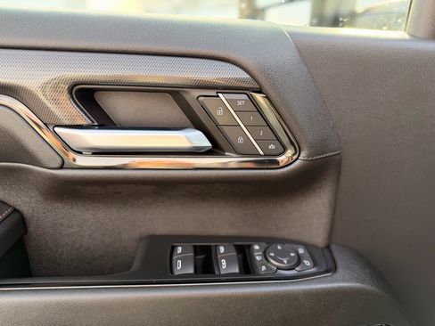 Used 2024 GMC Sierra 2500 AT4 w/ AT4 Premium Plus Package image 12