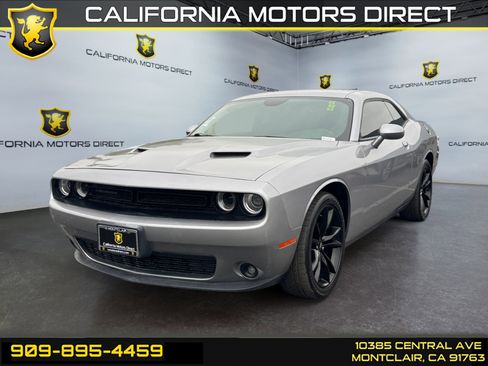 Used 2018 Dodge Challenger SXT w/ Blacktop Package RWD image 1