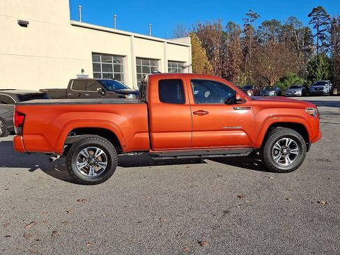 Used 2016 Toyota Tacoma TRD Sport w/ Towing Package image 7