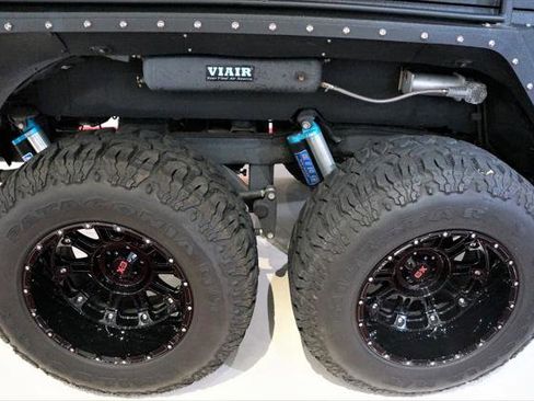 Used 2018 Jeep Wrangler Unlimited Sport S image 19