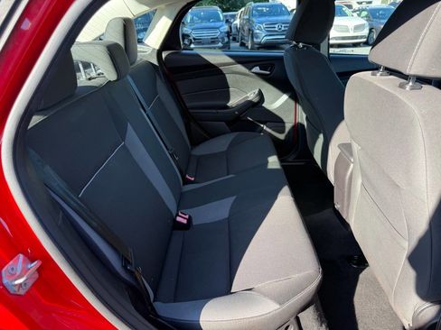 Used 2014 Ford Focus SE FWD image 14