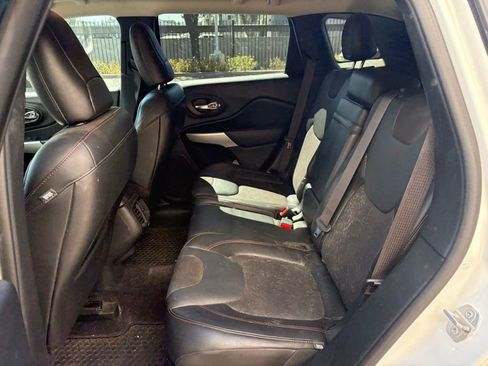 Used 2018 Jeep Cherokee Trailhawk w/ Trailer Tow Group image 13