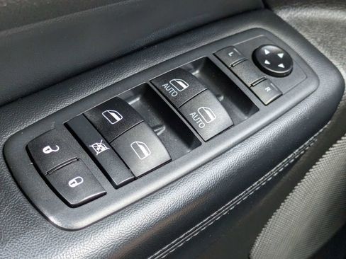 Used 2020 Jeep Grand Cherokee Altitude RWD image 22