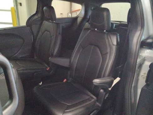 New 2026 Chrysler Voyager LX image 10