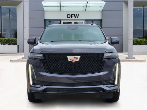 Used 2023 Cadillac Escalade Sport image 2