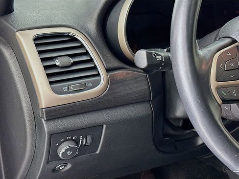 Used 2015 Jeep Grand Cherokee Altitude image 11