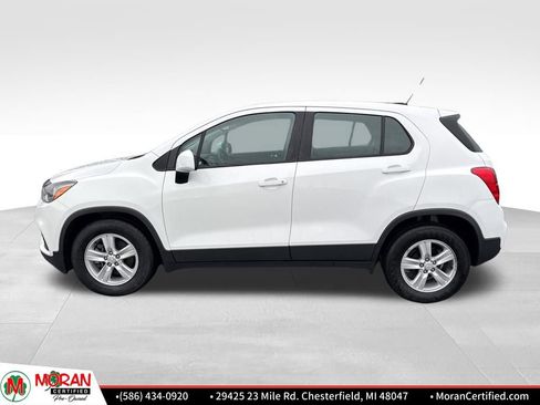 Used 2019 Chevrolet Trax LS image 2