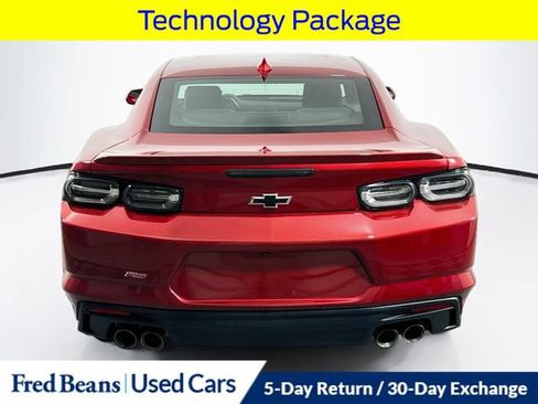 Used 2020 Chevrolet Camaro LT w/ RS Package RWD image 8