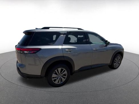 Used 2025 Nissan Pathfinder SV FWD image 11