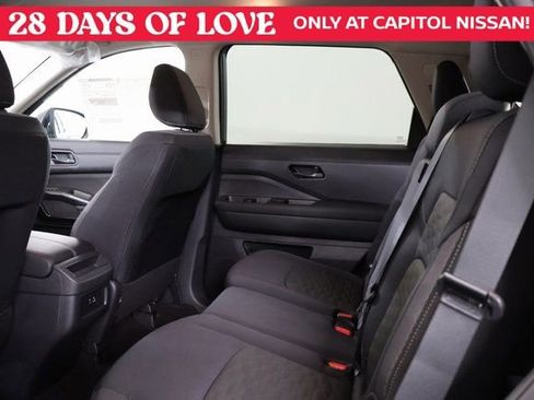 New 2025 Nissan Pathfinder S image 26