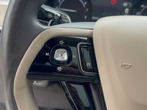 Used 2022 Lincoln Corsair AWD w/ Premium Package image 15