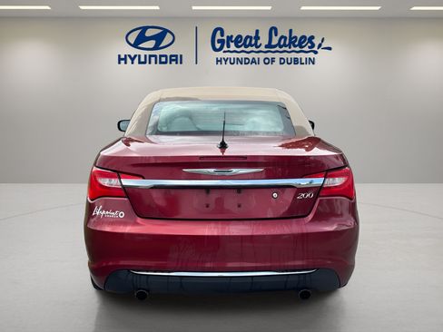 Used 2011 Chrysler 200 Touring FWD image 3