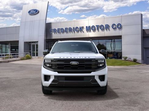New 2027 Ford Expedition Platinum w/ Stealth Appearance Package AWD/4WD image 3