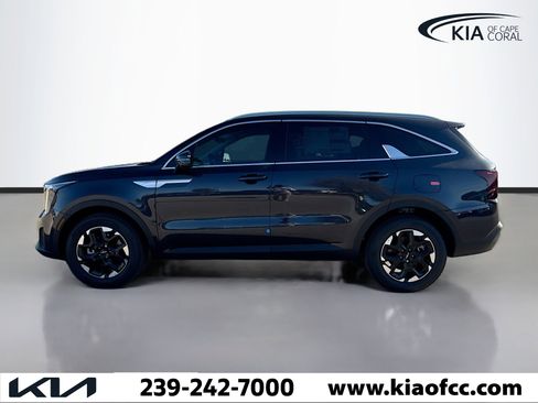 New 2026 Kia Sorento S image 2