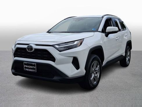 Used 2024 Toyota RAV4 XLE AWD/4WD image 1