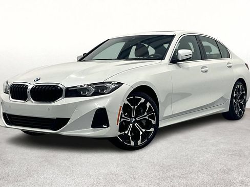 New 2025 BMW 330i Sedan w/ Convenience Package RWD image 2