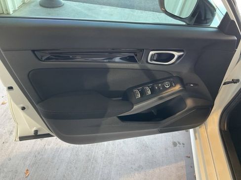 Certified 2025 Honda Civic Sport image 4