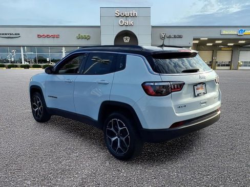 Certified 2025 Jeep Compass Limited AWD/4WD image 4