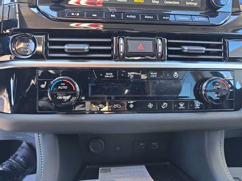 New 2025 Nissan Pathfinder SL image 27