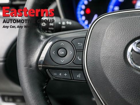 Used 2022 Toyota Corolla Cross XLE w/ Convenience Package image 15