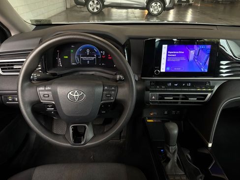 Used 2025 Toyota Camry LE FWD image 14