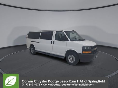 Used 2023 Chevrolet Express 3500 LS RWD image 3