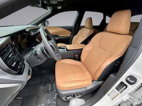 Used 2025 Lexus RX 350 FWD w/ Technology Package image 28