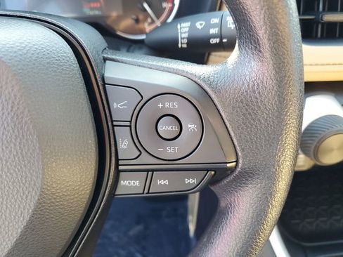 Used 2025 Toyota RAV4 LE FWD image 20