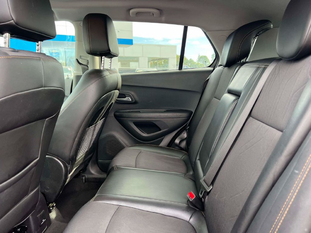 Used 2019 Chevrolet Trax LT w/ LT Convenience Package AWD/4WD image 13